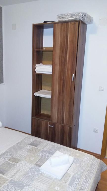 Apartmani Krijan Marina Buitenkant foto